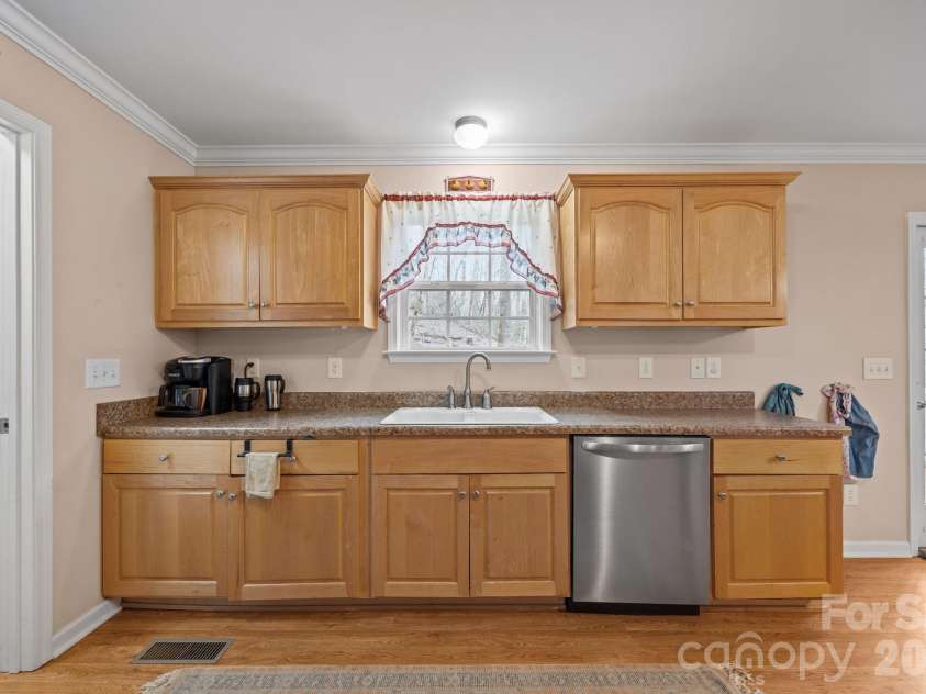 400 Honey Locust Trail, Whittier, NC 28789.  MLS# CAR4352919, YatesRealty ID 16664. 