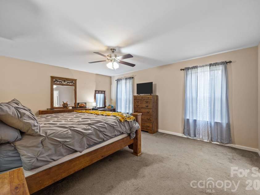400 Honey Locust Trail, Whittier, NC 28789.  MLS# CAR4352919, YatesRealty ID 16664. 