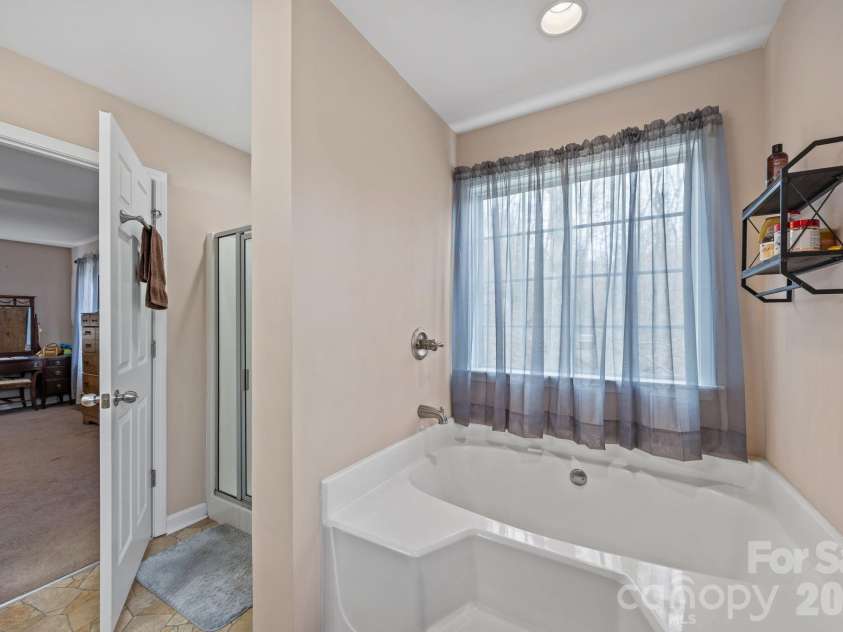 400 Honey Locust Trail, Whittier, NC 28789.  MLS# CAR4352919, YatesRealty ID 16664. 