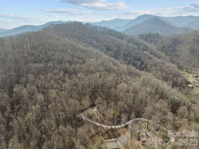 400 Honey Locust Trail, Whittier, NC 28789.  MLS# CAR4352919, YatesRealty ID 16664. 