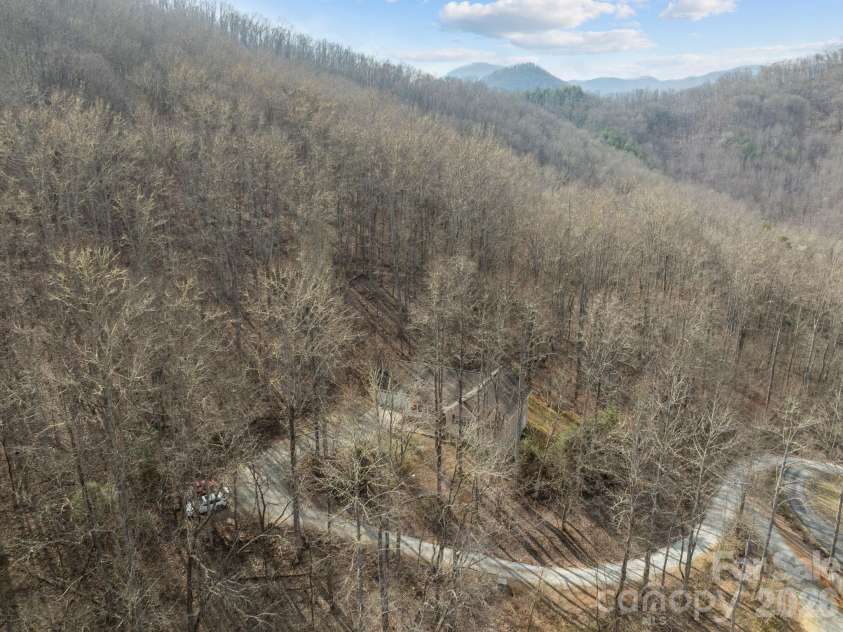 400 Honey Locust Trail, Whittier, NC 28789.  MLS# CAR4352919, YatesRealty ID 16664. 