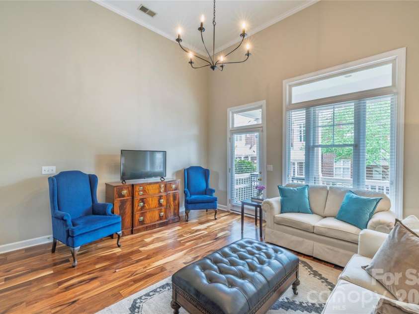 4912 Hill View Drive, Charlotte, NC 28210.  MLS# CAR4375167, YatesRealty ID 16665. 