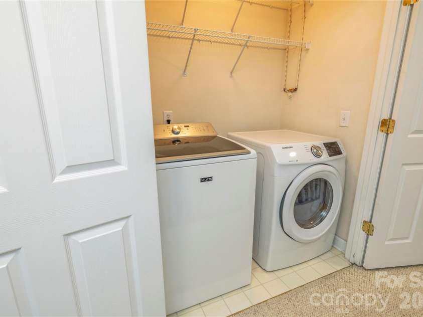 4912 Hill View Drive, Charlotte, NC 28210.  MLS# CAR4375167, YatesRealty ID 16665. 
