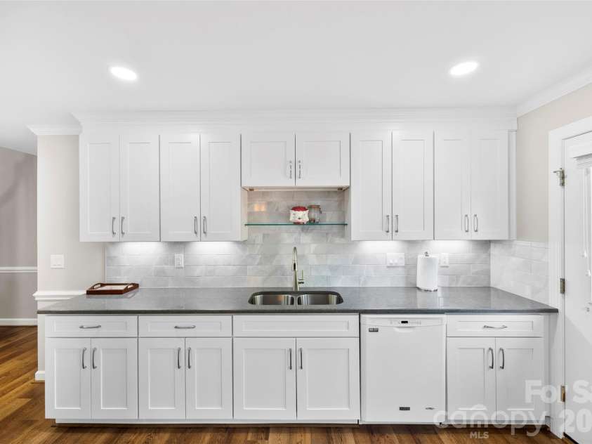 1940 Wexford Court, Gastonia, NC 28054.  MLS# CAR4366097, YatesRealty ID 16666. 