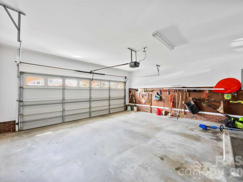 1940 Wexford Court, Gastonia, NC 28054.  MLS# CAR4366097, YatesRealty ID 16666. 