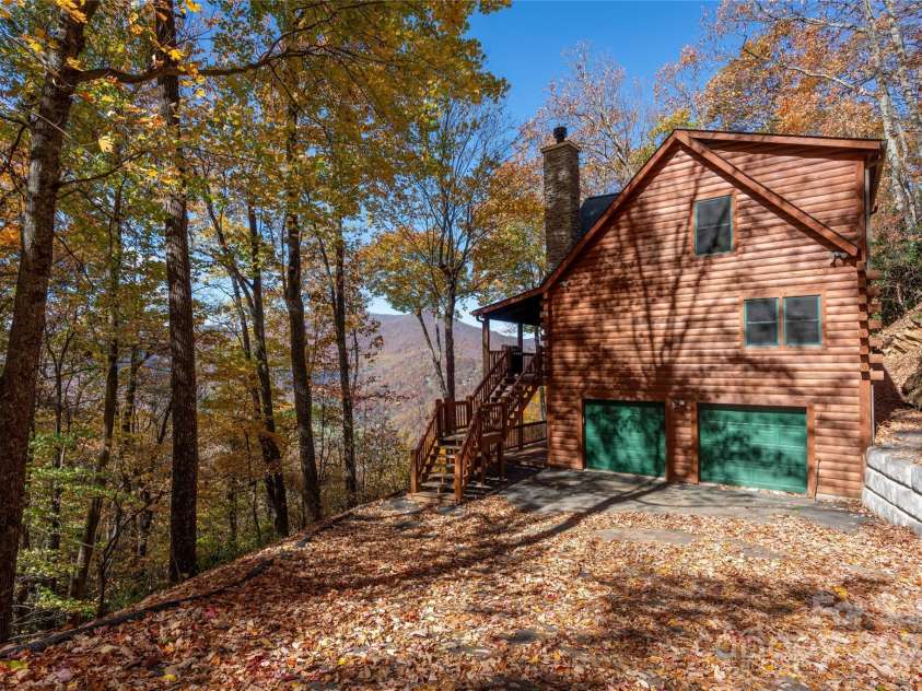 339 Tsalagi Trail, Maggie Valley, NC 28751.  MLS# CAR4263585, YatesRealty ID 16666. Paved parking