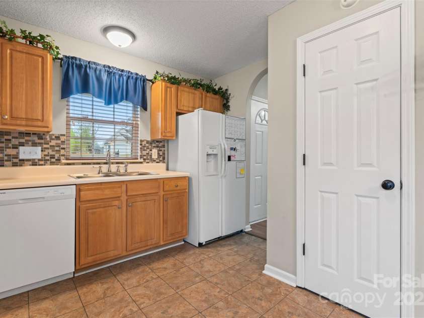 307 Tara Elizabeth Place, Kannapolis, NC 28083.  MLS# CAR4201891, YatesRealty ID 16667. 