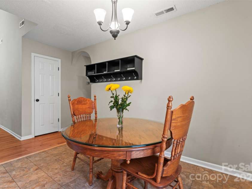 307 Tara Elizabeth Place, Kannapolis, NC 28083.  MLS# CAR4201891, YatesRealty ID 16667. 