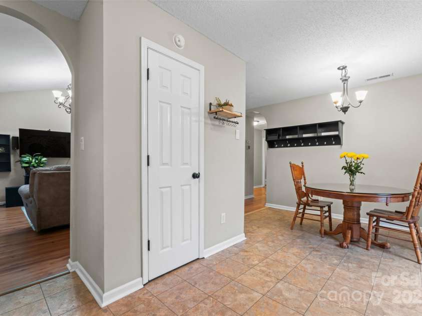 307 Tara Elizabeth Place, Kannapolis, NC 28083.  MLS# CAR4201891, YatesRealty ID 16667. 