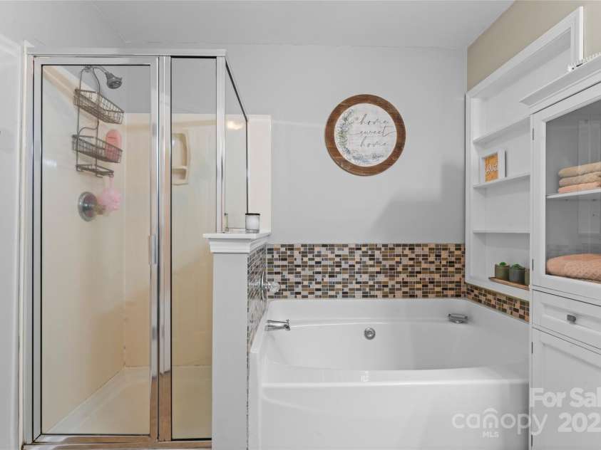 307 Tara Elizabeth Place, Kannapolis, NC 28083.  MLS# CAR4201891, YatesRealty ID 16667. 