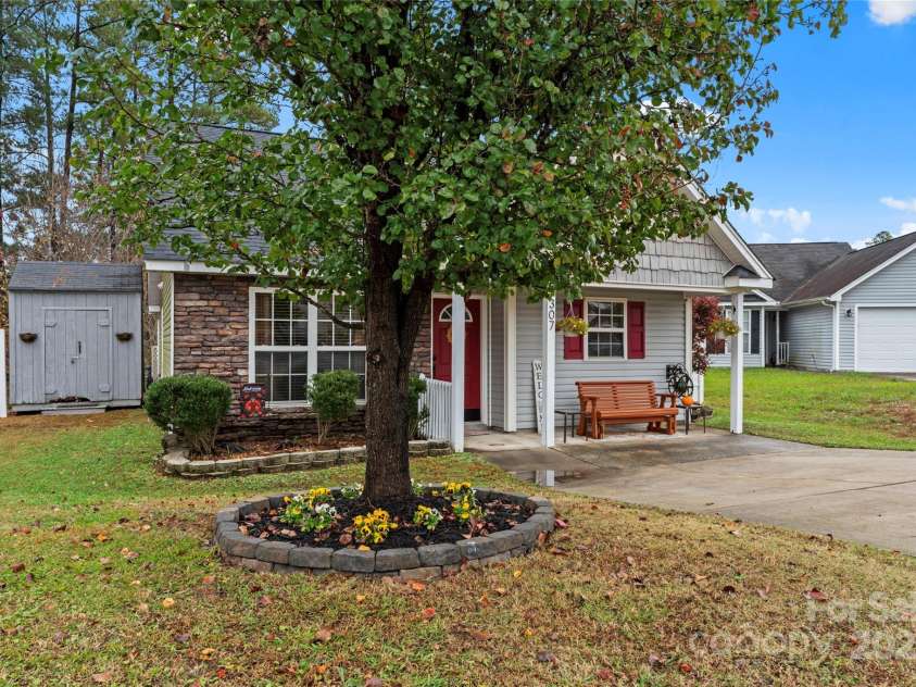 307 Tara Elizabeth Place, Kannapolis, NC 28083.  MLS# CAR4201891, YatesRealty ID 16667. 