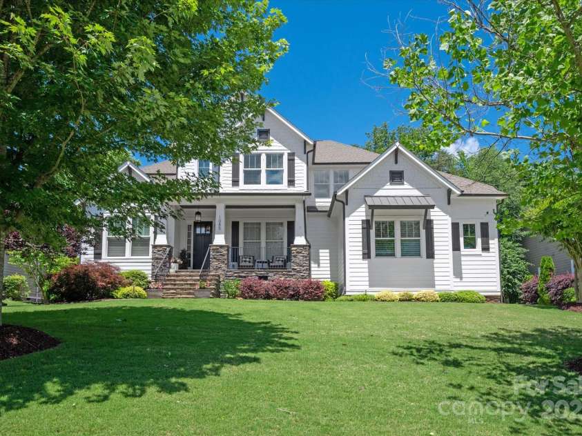 1085 Wessington Manor Lane, Fort Mill, SC 29715.  MLS# CAR4261252, YatesRealty ID 16668. 