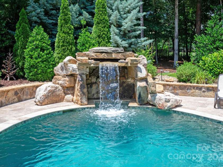 1085 Wessington Manor Lane, Fort Mill, SC 29715.  MLS# CAR4261252, YatesRealty ID 16668. 