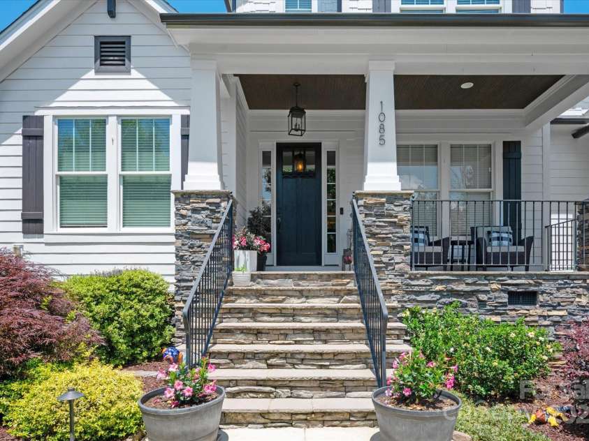 1085 Wessington Manor Lane, Fort Mill, SC 29715.  MLS# CAR4261252, YatesRealty ID 16668. 