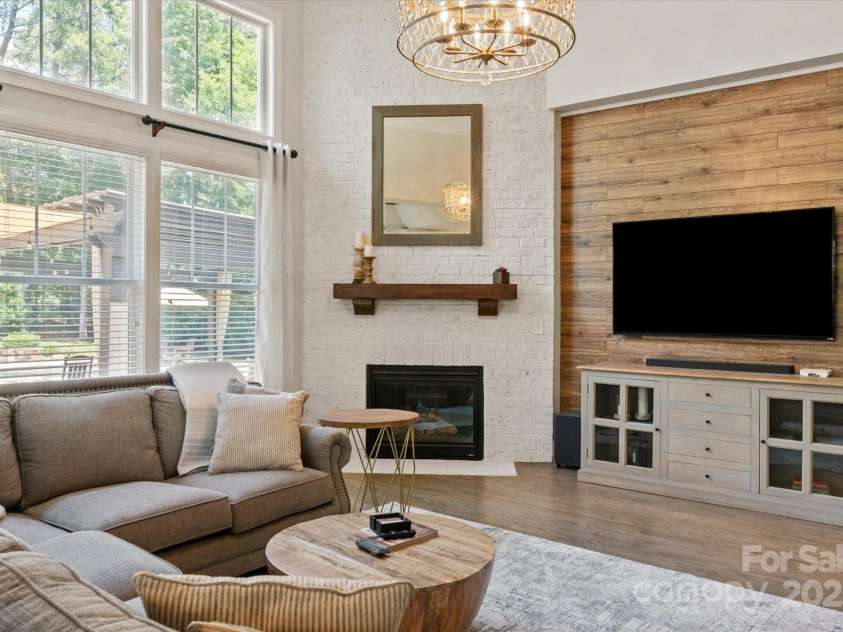 1085 Wessington Manor Lane, Fort Mill, SC 29715.  MLS# CAR4261252, YatesRealty ID 16668. 