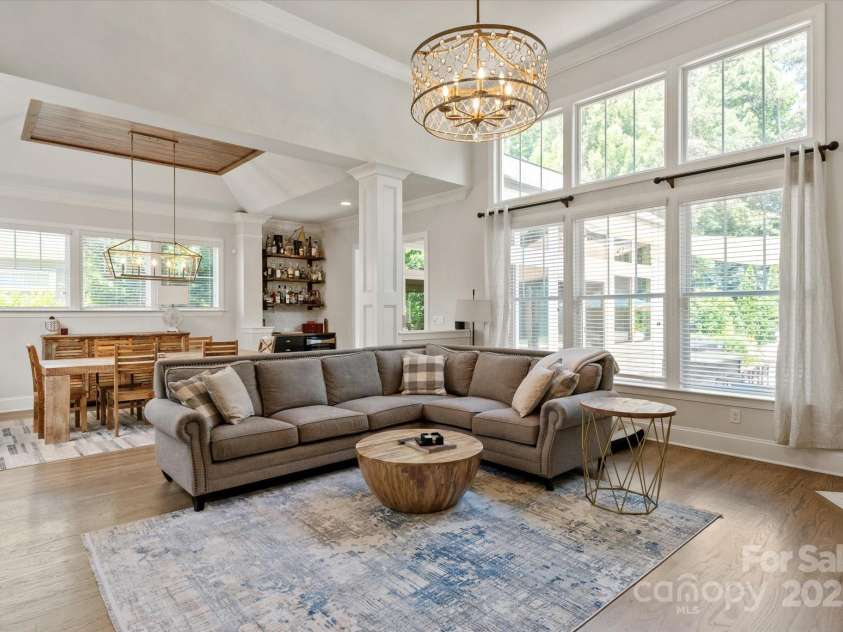 1085 Wessington Manor Lane, Fort Mill, SC 29715.  MLS# CAR4261252, YatesRealty ID 16668. 