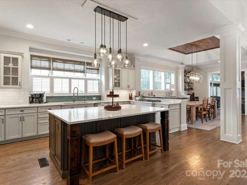 1085 Wessington Manor Lane, Fort Mill, SC 29715.  MLS# CAR4261252, YatesRealty ID 16668. 