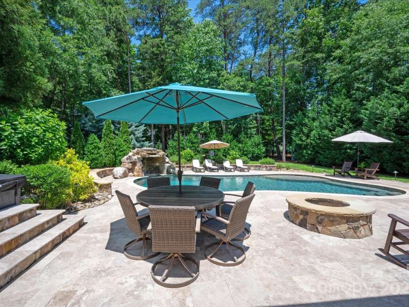 1085 Wessington Manor Lane, Fort Mill, SC 29715.  MLS# CAR4261252, YatesRealty ID 16668. 