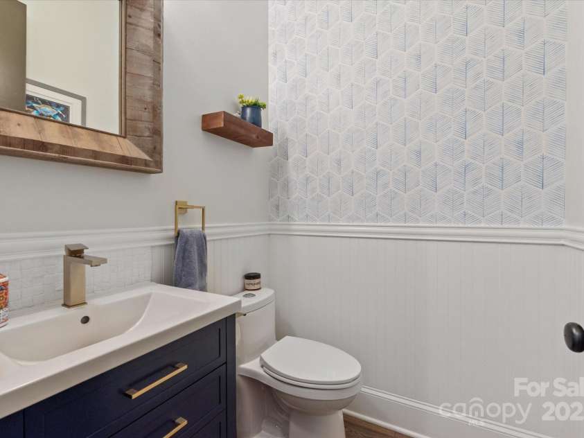 1085 Wessington Manor Lane, Fort Mill, SC 29715.  MLS# CAR4261252, YatesRealty ID 16668. 