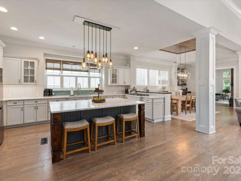 1085 Wessington Manor Lane, Fort Mill, SC 29715.  MLS# CAR4261252, YatesRealty ID 16668. 