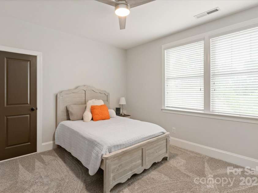1085 Wessington Manor Lane, Fort Mill, SC 29715.  MLS# CAR4261252, YatesRealty ID 16668. 
