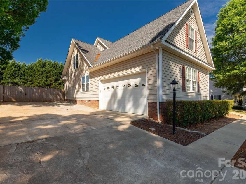 1530 Danlee Drive, Lancaster, SC 29720.  MLS# CAR4369889, YatesRealty ID 16668. 