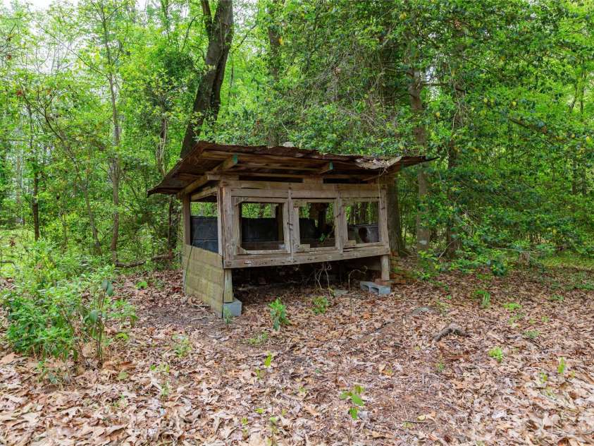 1224 Loop Road, Hookerton, NC 28538.  MLS# CAR4359217, YatesRealty ID 16669. Chicken Coop - needs some upgrades