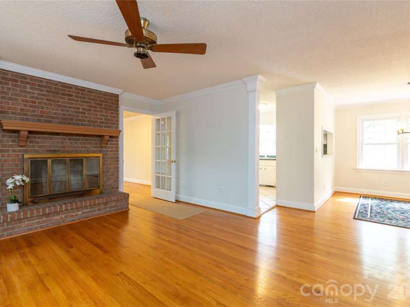 1224 Loop Road, Hookerton, NC 28538.  MLS# CAR4359217, YatesRealty ID 16669. Flex room to Kitchen/Dining