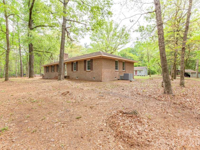 1224 Loop Road, Hookerton, NC 28538.  MLS# CAR4359217, YatesRealty ID 16669. Front view of house