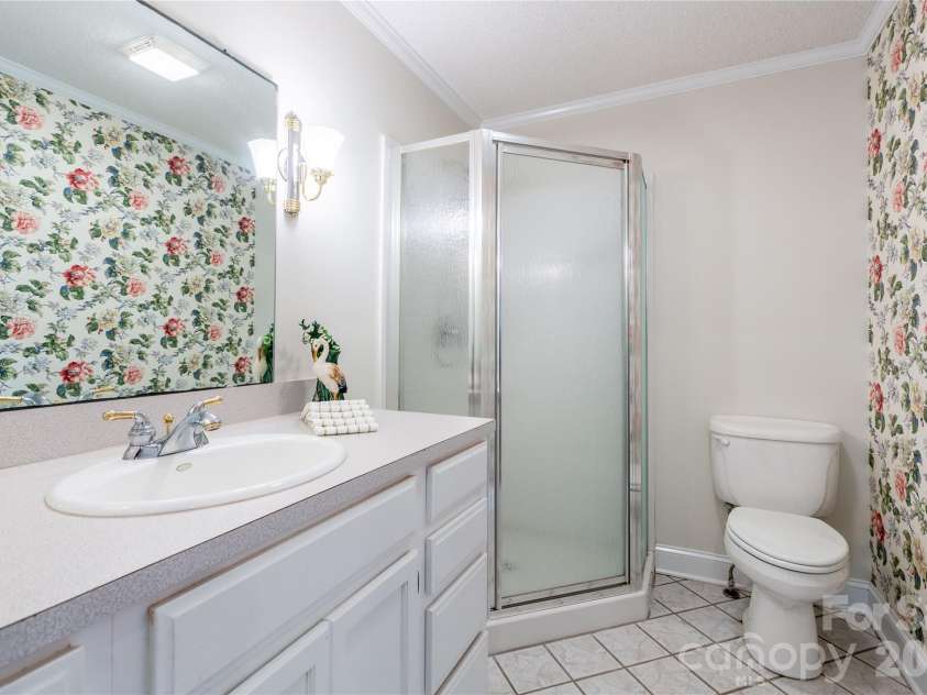 1224 Loop Road, Hookerton, NC 28538.  MLS# CAR4359217, YatesRealty ID 16669. Full Bathroom 2