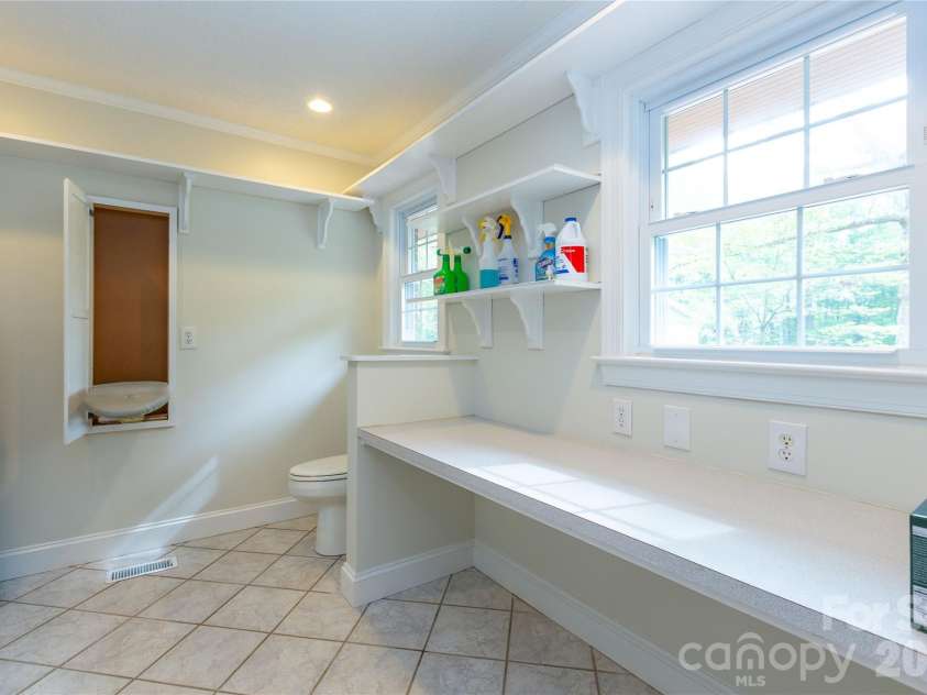 1224 Loop Road, Hookerton, NC 28538.  MLS# CAR4359217, YatesRealty ID 16669. Half Bath in Laundry room