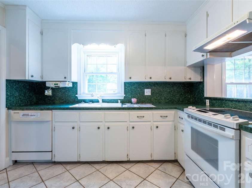 1224 Loop Road, Hookerton, NC 28538.  MLS# CAR4359217, YatesRealty ID 16669. Kitchen