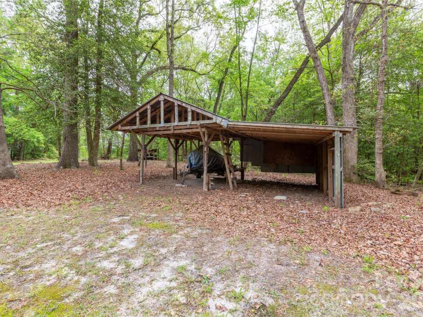 1224 Loop Road, Hookerton, NC 28538.  MLS# CAR4359217, YatesRealty ID 16669. Pole shelter