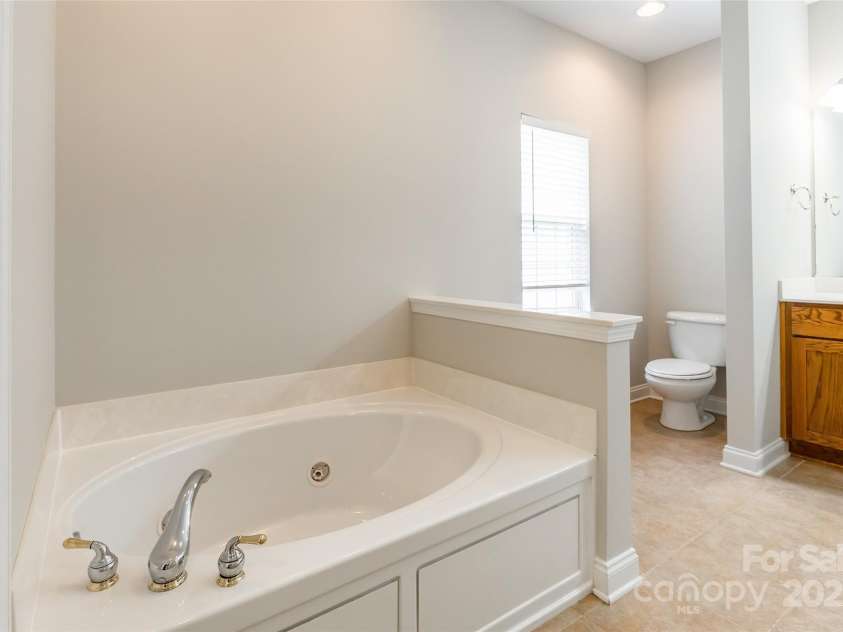 132 Homeplace Lane, Statesville, NC 28625.  MLS# CAR4261459, YatesRealty ID 16669. 