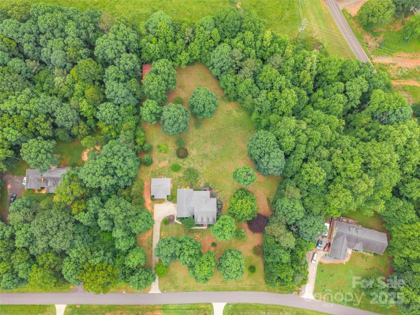 132 Homeplace Lane, Statesville, NC 28625.  MLS# CAR4261459, YatesRealty ID 16669. 