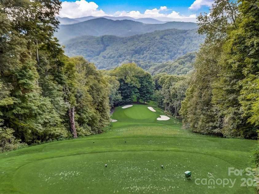 73 Oak Ridge Court, Mars Hill, NC 28754.  MLS# CAR4166537, YatesRealty ID 1667. Wolf Laurel Country Club Golf Course.