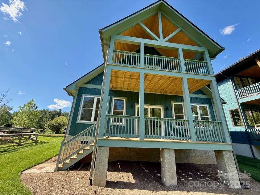 111 Waterlily Drive, Flat Rock, NC 28731.  MLS# CAR4233439, YatesRealty ID 16671. 