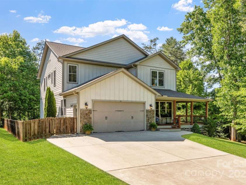 51 Cherry Ridge Lane, Weaverville, NC 28787.  MLS# CAR4261548, YatesRealty ID 16672. 