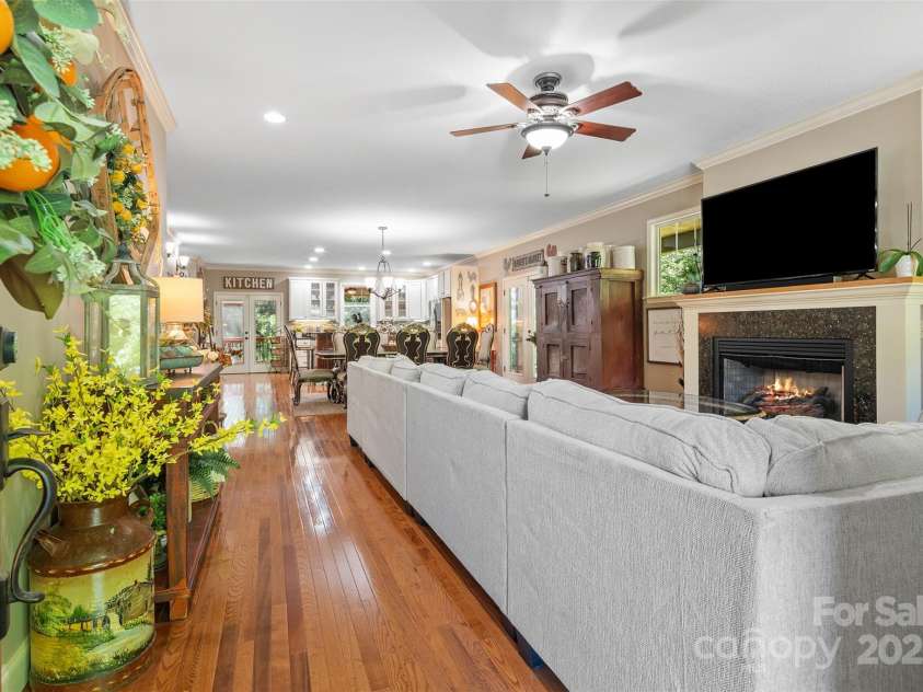 51 Cherry Ridge Lane, Weaverville, NC 28787.  MLS# CAR4261548, YatesRealty ID 16672. 