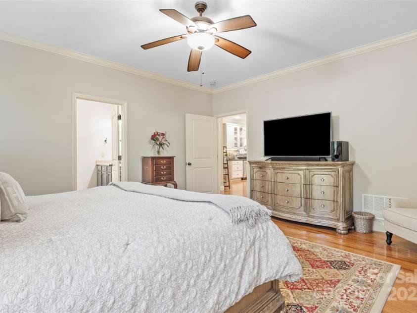 51 Cherry Ridge Lane, Weaverville, NC 28787.  MLS# CAR4261548, YatesRealty ID 16672. 