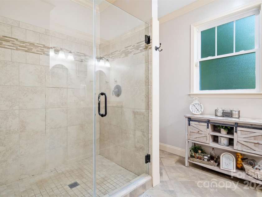 51 Cherry Ridge Lane, Weaverville, NC 28787.  MLS# CAR4261548, YatesRealty ID 16672. 