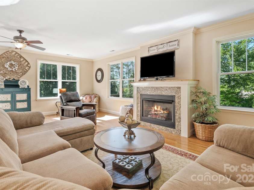 51 Cherry Ridge Lane, Weaverville, NC 28787.  MLS# CAR4261548, YatesRealty ID 16672. 