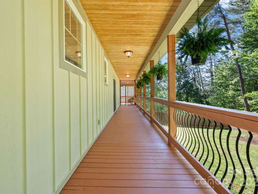 51 Cherry Ridge Lane, Weaverville, NC 28787.  MLS# CAR4261548, YatesRealty ID 16672. 