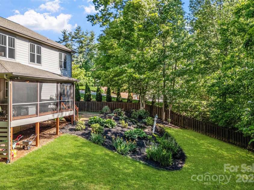 51 Cherry Ridge Lane, Weaverville, NC 28787.  MLS# CAR4261548, YatesRealty ID 16672. 
