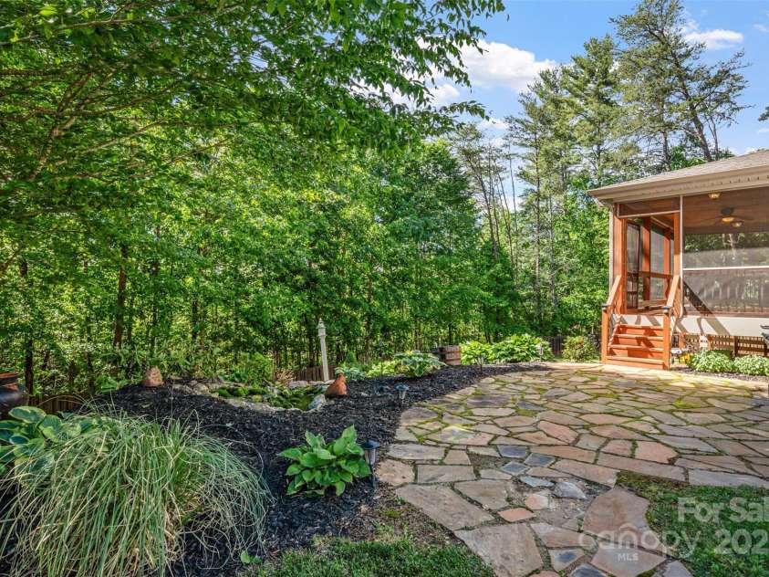 51 Cherry Ridge Lane, Weaverville, NC 28787.  MLS# CAR4261548, YatesRealty ID 16672. 
