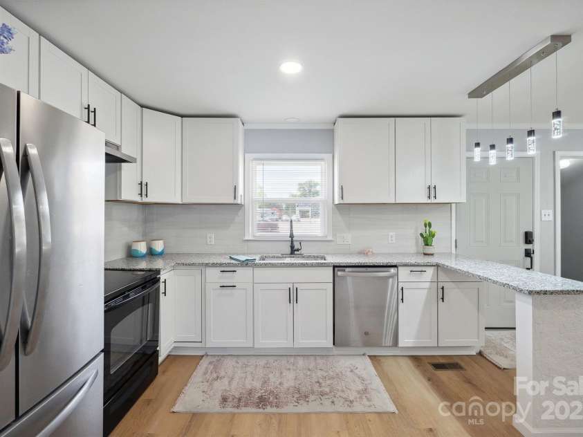 502 Kings Mountain Street, Clover, SC 29710.  MLS# CAR4254881, YatesRealty ID 16674. 