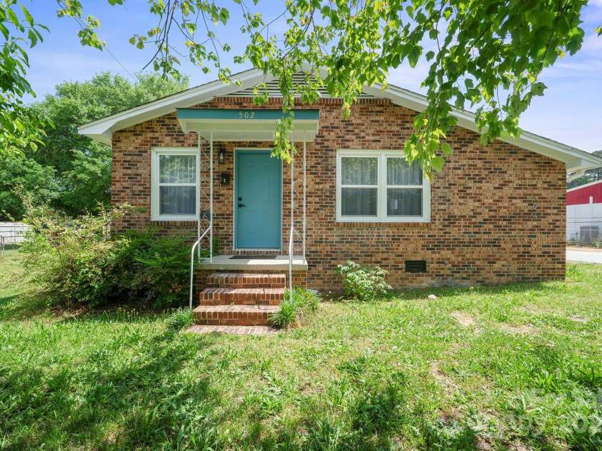 502 Kings Mountain Street, Clover, SC 29710.  MLS# CAR4254881, YatesRealty ID 16674. 