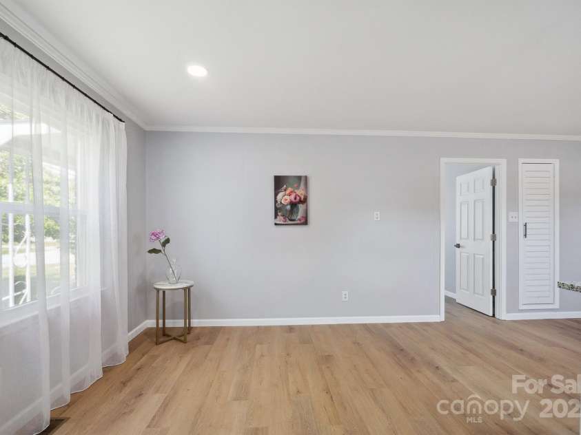 502 Kings Mountain Street, Clover, SC 29710.  MLS# CAR4254881, YatesRealty ID 16674. 