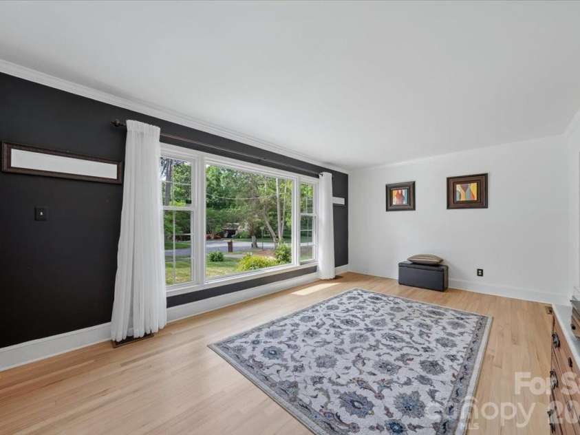 6701 Ronda Avenue, Charlotte, NC 28211.  MLS# CAR4375071, YatesRealty ID 16675. 