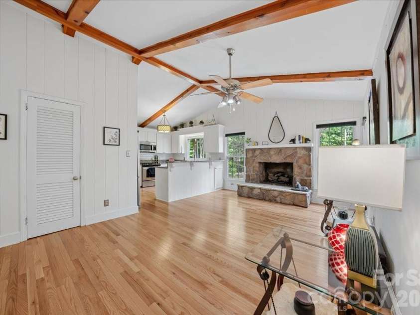 6701 Ronda Avenue, Charlotte, NC 28211.  MLS# CAR4375071, YatesRealty ID 16675. 
